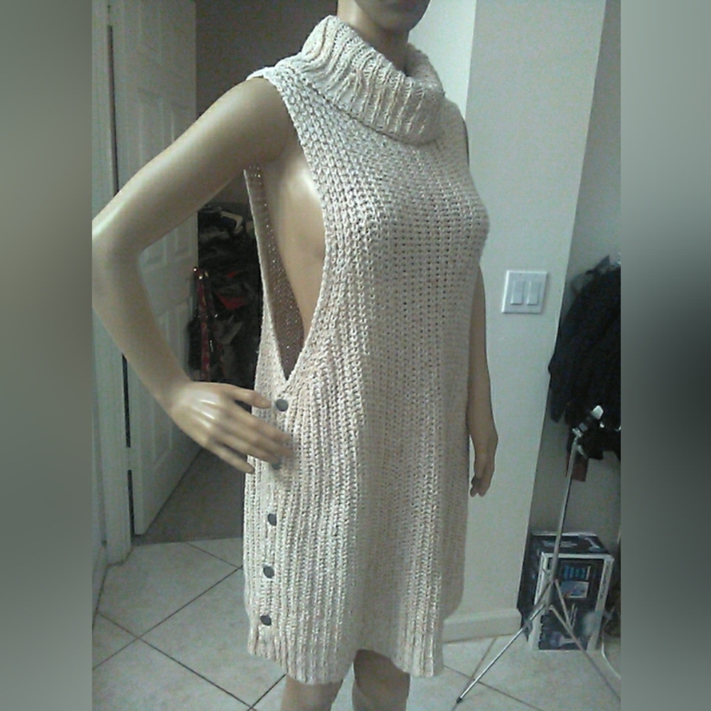 NWOT Free People Beige Cowl Neck Knit Sweater Dress Sexy Open sides Fabulous med